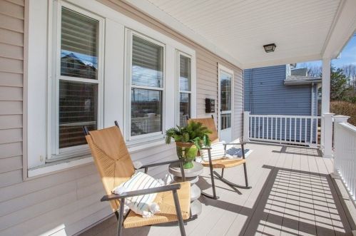 339 Baker St, Roxbury-Xing, MA 02132 exterior