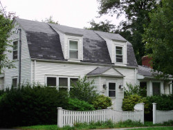 1923 Beacon St, Newton, MA 02468 exterior