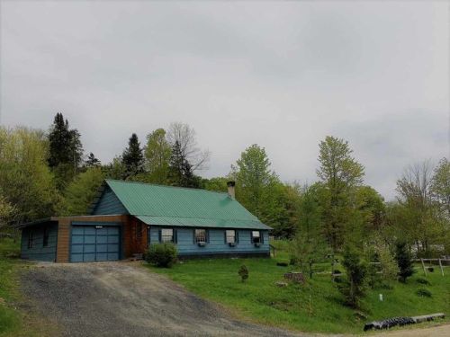 424 Danville Hill Rd, Cabot, VT 05647 exterior