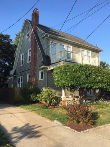 71 Lauriston St, Providence, RI 02906 exterior