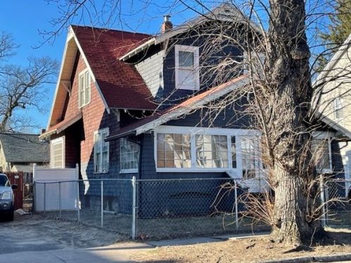 18 Littleton St, Springfield, MA 01104 exterior