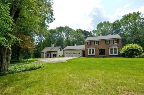 5 Maple Ln, Sutton, MA 01590 exterior