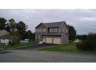 221 Wedgewood Dr, Ludlow, MA 01056 exterior