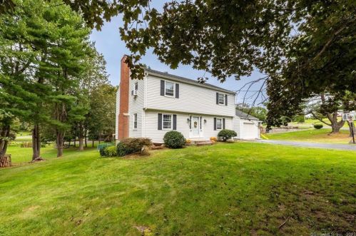 31 Toad Ridge Rd, Middlefield, CT 06455 exterior