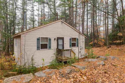 18 Pine Crest Rd, Raymond, NH 03077 exterior