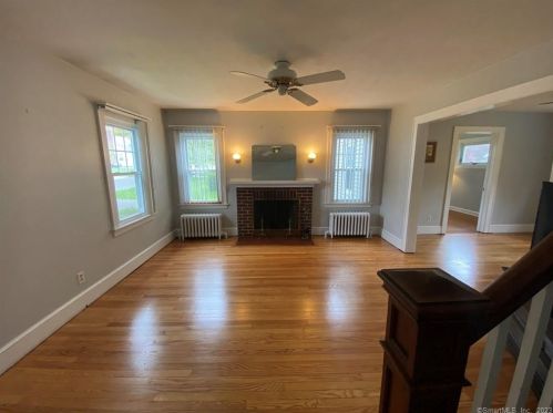 37 Mckenzie St, Middletown, CT 06457 exterior