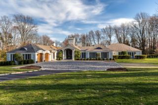 72 Peach Hill Rd, Tokeneke, CT 06820 exterior