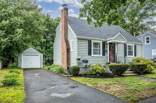 24 Aberdeen Ave, Peabody, MA 01960 exterior