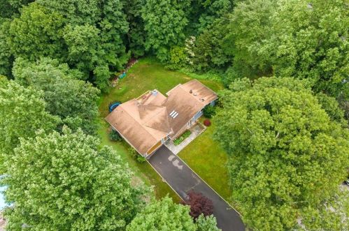 108 Knorr Rd, Upper-Stepney, CT 06468 exterior