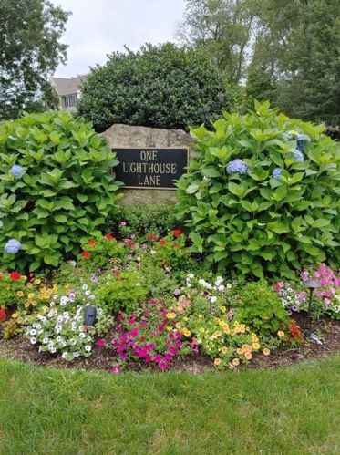 1 Lighthouse Ln, Westport, MA 02790 exterior