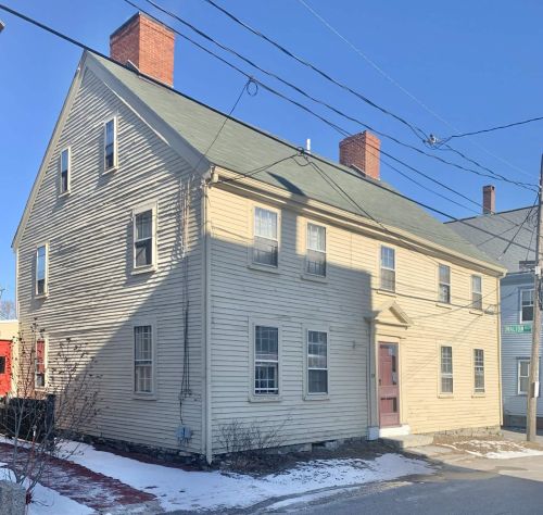 33 Gardner St, Portsmouth, NH 03801 exterior