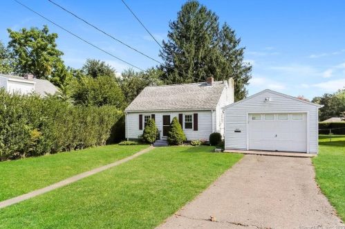 324 Farm Hill Rd, Middletown, CT 06457 exterior
