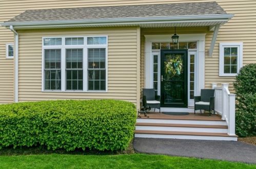 109 Stonebridge Dr, Hanson, MA 02341 exterior