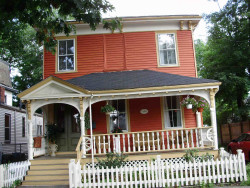 6 Thornton Pl, Newton, MA 02458 exterior
