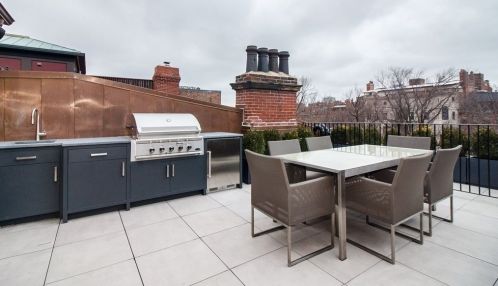 212 Commonwealth Ave, Roxbury-Xing, MA 02467 exterior