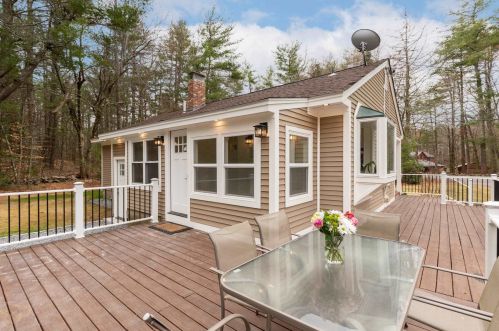 341 Lee Hook Rd, Lee, NH 03824 exterior
