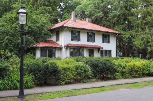 47 Windermere Rd, Newton, MA 02466 exterior