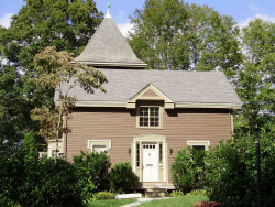 7 Williston Rd, Newton, MA 02466 exterior