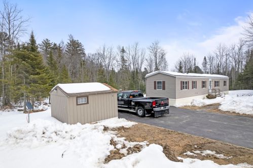 6 Patterson Rd, Mechanic Falls, ME 04256 exterior