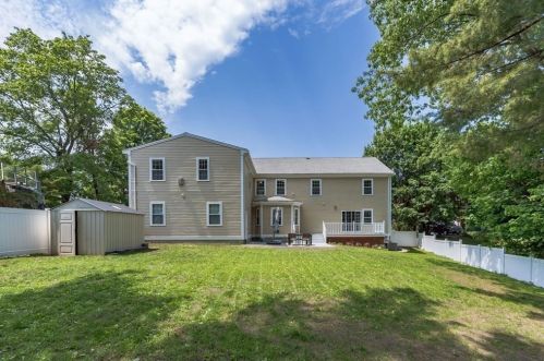 564 Central Ave, Needham, MA 02494 exterior