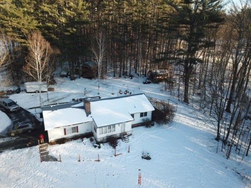 17 Kolbe Ln, Enfield, NH 03748 exterior