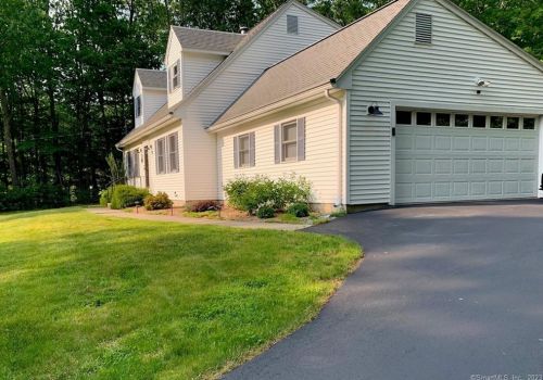 22 Tanglewood Dr, Norwich, CT 06360 exterior