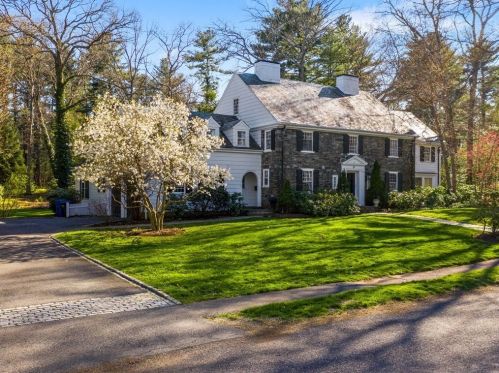 15 Kenilworth Rd, Wellesley, MA 02482 exterior