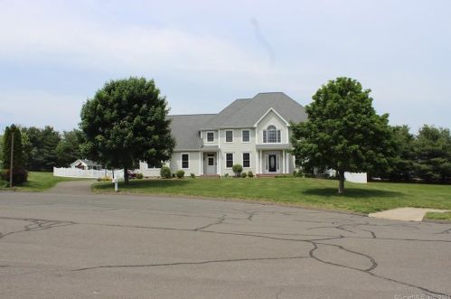 8 Cantor Knl, Ellington, CT 06029 exterior