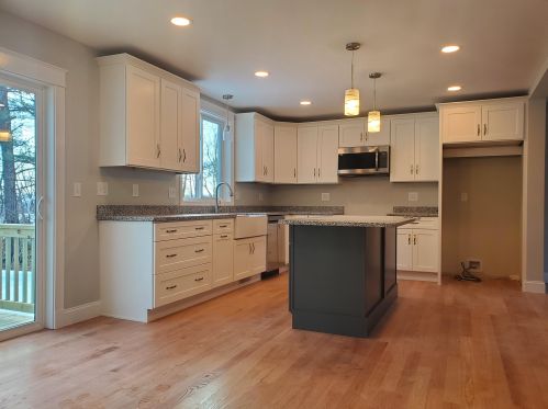 11 Lindy St, Pembroke, NH 03275 exterior