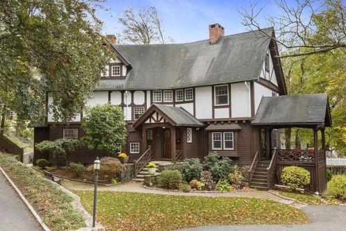 14 Fairview Ter, Winchester, MA 01890 exterior