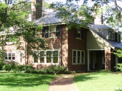 27 Metacomet Rd, Newton, MA 02468 exterior