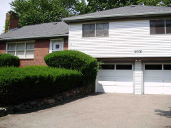 912 Dedham St, Newton, MA 02459 exterior