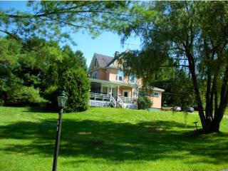139 Loop Rd, Westfield, VT 05874 exterior