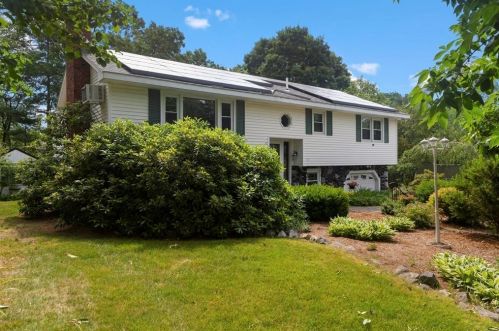 51 Sevoian Dr, Methuen, MA 01844 exterior