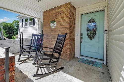 31 Coram Rd, Huntington, CT 06484 exterior