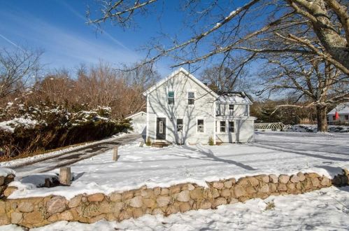 473 Carolina Back Rd, Charlestown, RI 02813 exterior