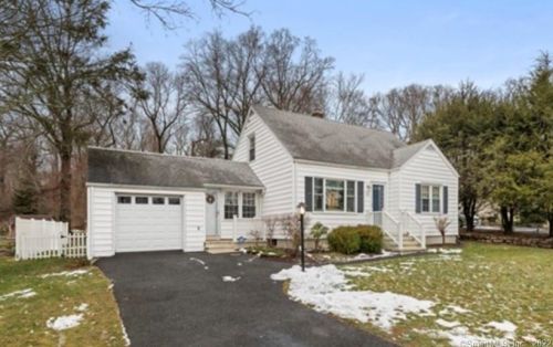50 Round Hill Rd, Bridgeport, CT 06611 exterior