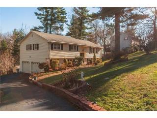 8 Arnold Dr, Bloomfield, CT 06002 exterior