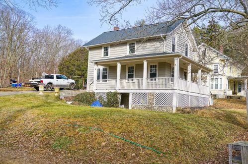 54 Scott Rd, Cumberland, RI 02864 exterior