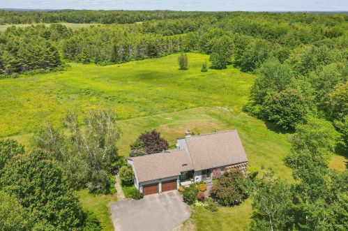 17 Stone Ridge Dr, Brunswick, ME 04011 exterior