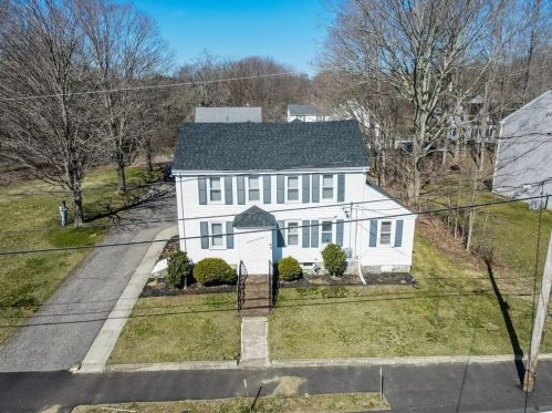 48 Wall St, Bridgewater, MA 02324 exterior