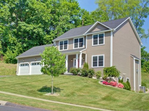 67 Walkers Xing, Southington, CT exterior