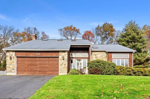 218 Lisa Dr, Wapping, CT 06074 exterior