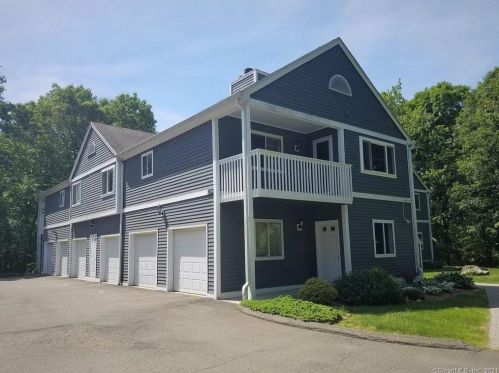 219 Windgate Cir, Upper Stepney, CT 06468 exterior