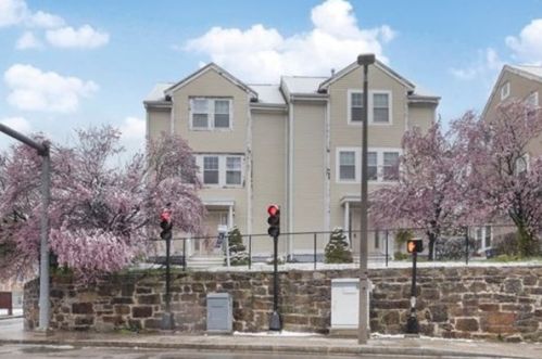2693 Washington St, Roxbury-Xing, MA 02119 exterior
