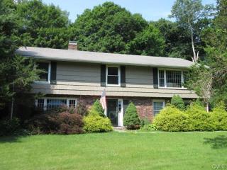 22 Cobblestone Pl, Wilton, CT 06897 exterior