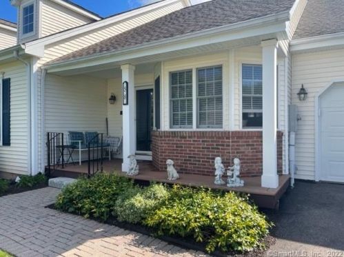 58 Hudson Ln, Windsor, CT 06095 exterior