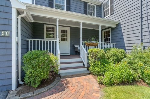 45 Meadowbrook Rd, Needham, MA 02492 exterior