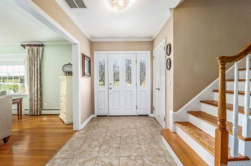 25 Hillston Rd, Bridgeport, CT 06611 exterior