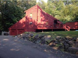 14 Old Derry Rd, Londonderry, NH 03053 exterior